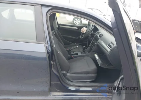 2013 Volkswagen Passat 2.5L S from USA, damaged, VIN 1VWAP7A33DC066352